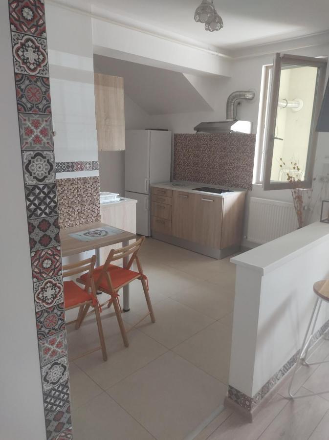 Fundeni - Garsoniere - Langa Spital Apartment Букурещ Екстериор снимка