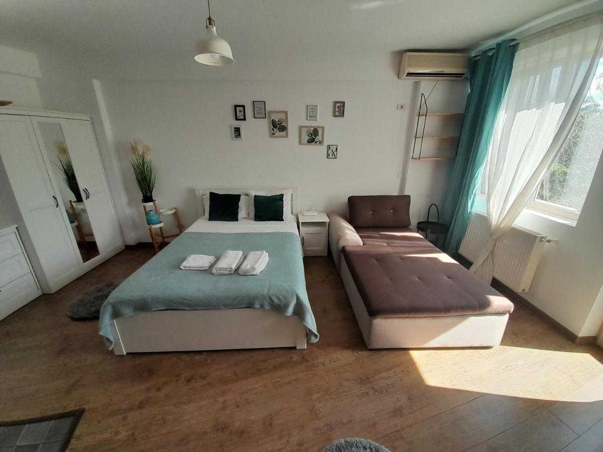Fundeni - Garsoniere - Langa Spital Apartment Букурещ Екстериор снимка